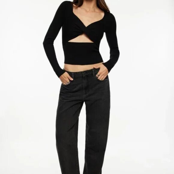 Twisted Cutout Sweater - Picture 3 of 4